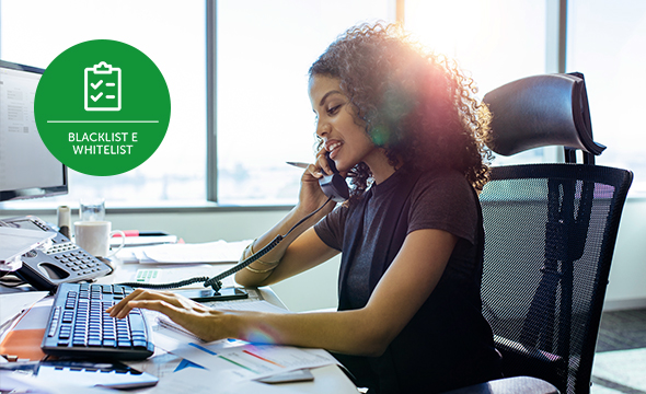 Tela de smartphone mostrando listas de bloqueio e permissão