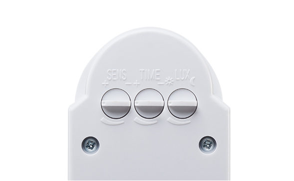 Ajuste do temporizador do sensor de presença.