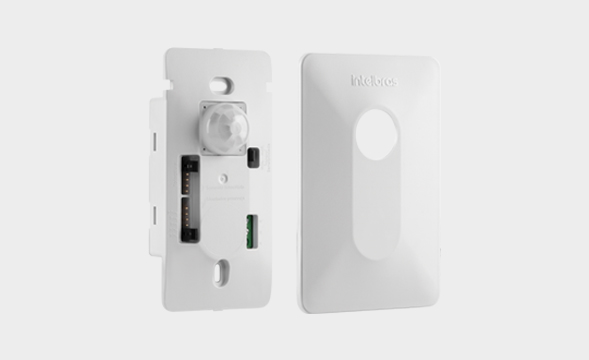 Acende e apaga a luz automaticamente