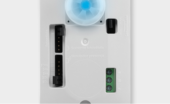 Ajuste para acionar a lâmpada à noite e apagar pela manhã