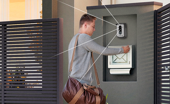 Módulo externo com câmera ajustável.