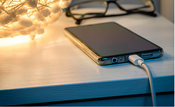 Carregador feito com material antichamas