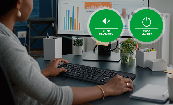 Pessoa trabalhando em um ambiente silencioso