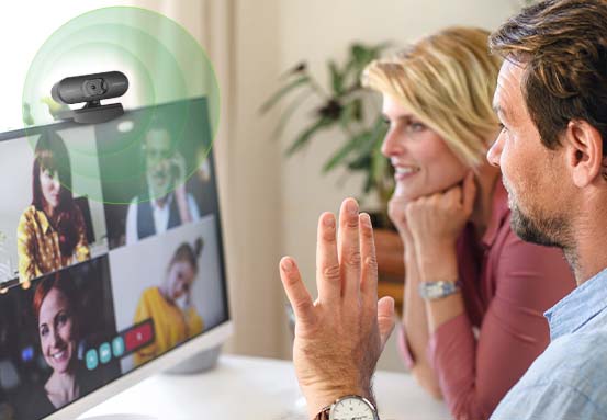 Pessoa em videochamada com &aacute;udio de alta qualidade