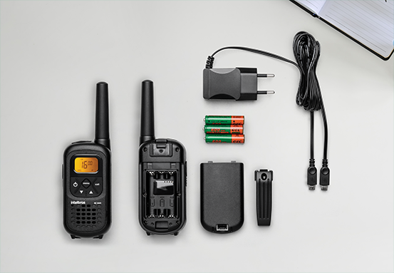 Carregador em Y com os dois r&aacute;dios conectados