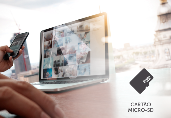 Slot para cart&atilde;o micro-SD na c&acirc;mera