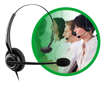 Pessoa utilizando headset em um call center