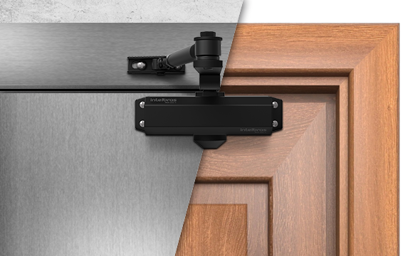 Ilustração da mola aérea instalada em porta de madeira e de metal