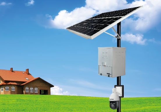 M&oacute;dulo solar em um ambiente externo demonstrando alta performance