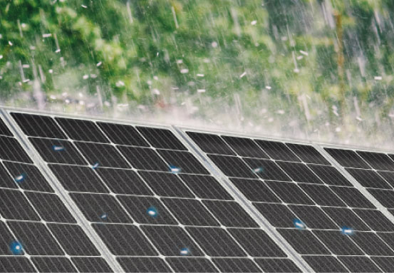 Imagem ilustrando a resist&ecirc;ncia do painel solar a condi&ccedil;&otilde;es clim&aacute;ticas adversas