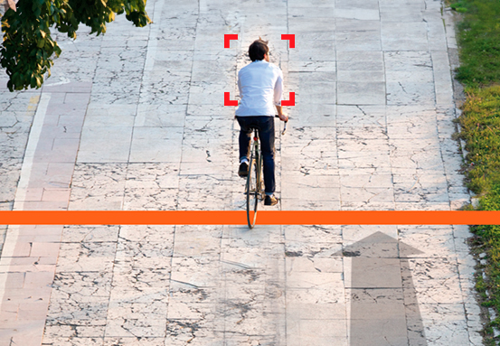 Inteligência perimetral com detecção de pessoas e veículos