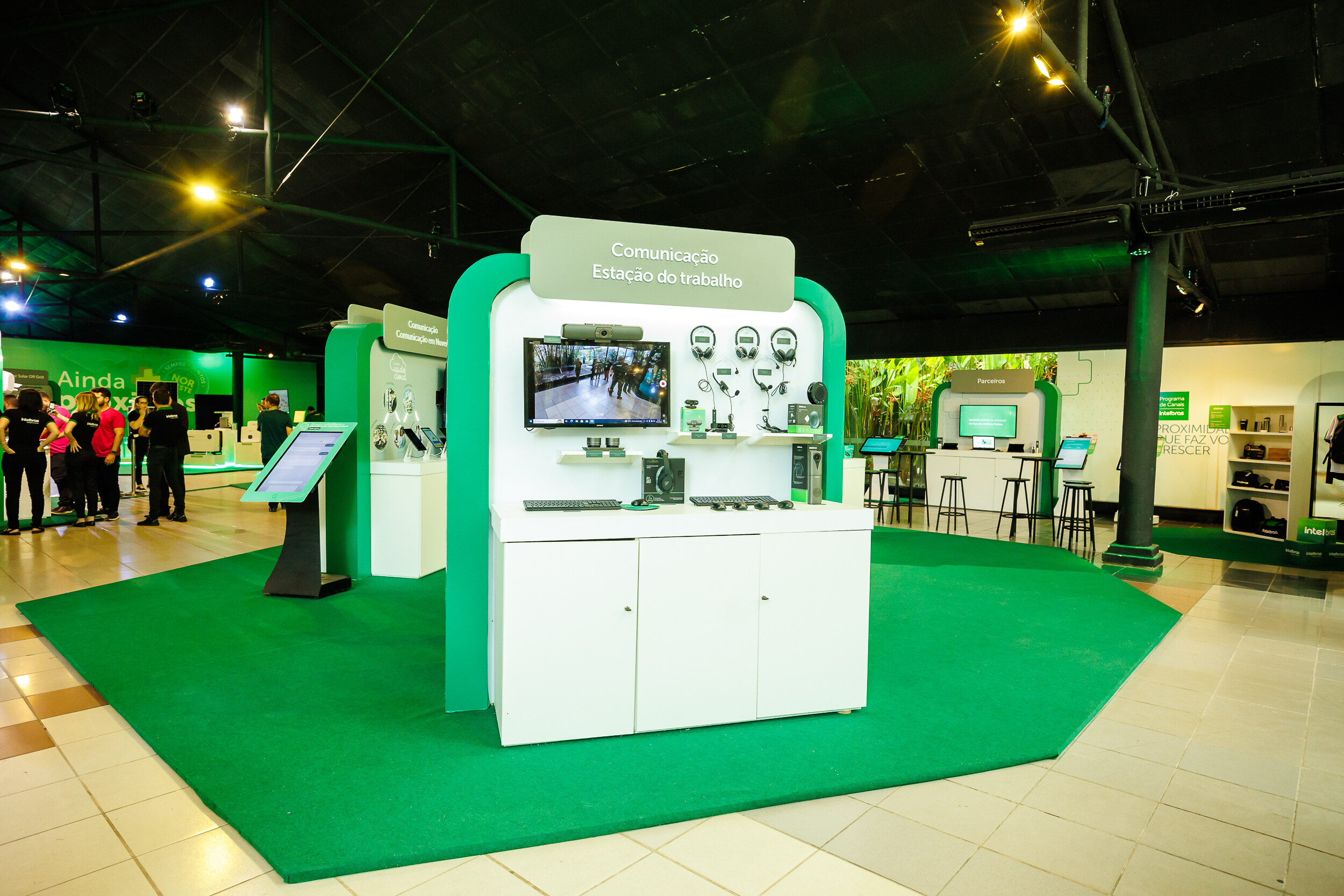 Na feira de exposição que foi realizada no evento, foram apresentadas soluções de todas as unidades da companhia